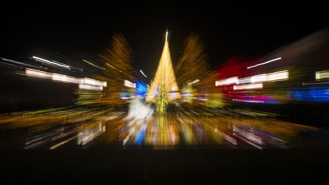 遠近法のテンプルスクエアのクリスマスツリー