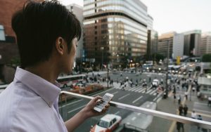 オークス会長の末日聖徒の若い男性への「魅力的になりたい」という質問への素晴らしい答え