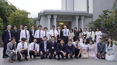 期間宣教師のワークショップに集い信仰を強め目的を新たにする