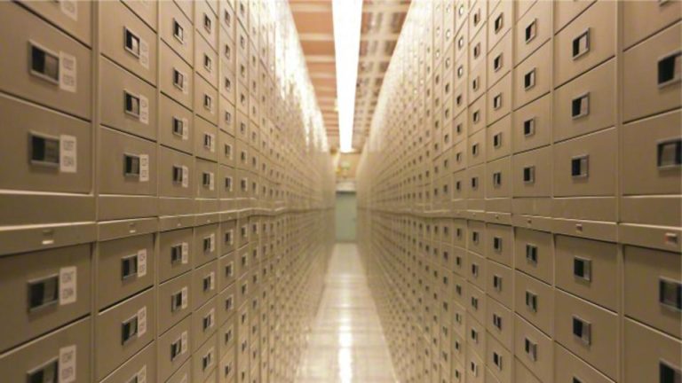 多くの扉が備えられたグラナイトマウンテン保管庫