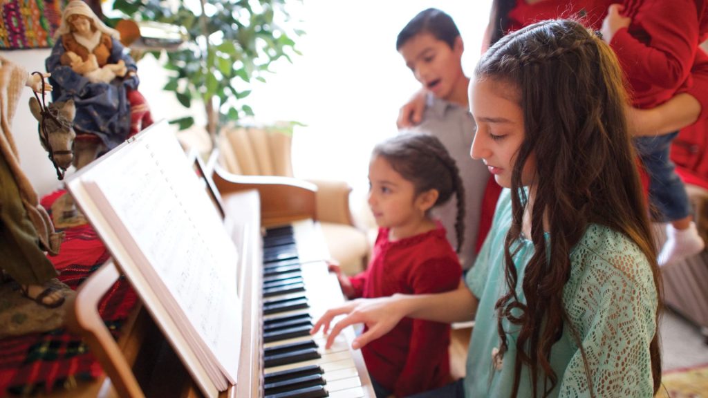 歌はクリスマスの本当の意味を子供に教える助けとなる