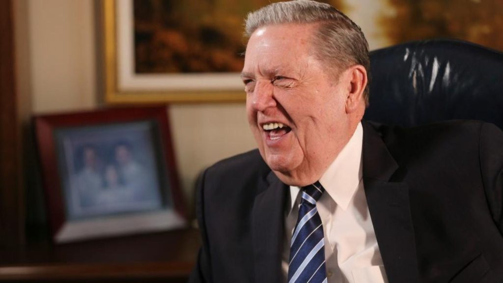 ホランド長老は生涯を通してキリストについて証し、人々に希望を与えた