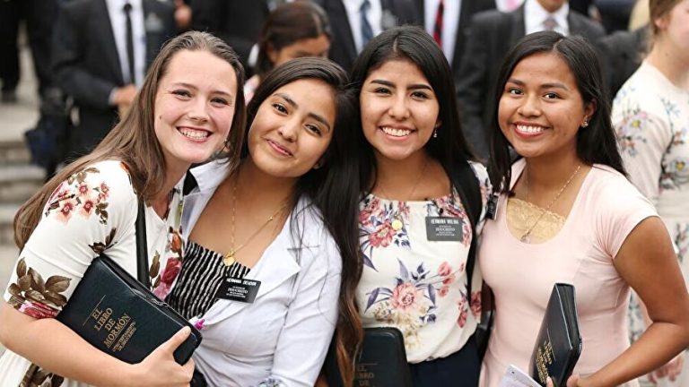 いろんな国出身の末日聖徒イエス・キリスト教会の姉妹宣教師