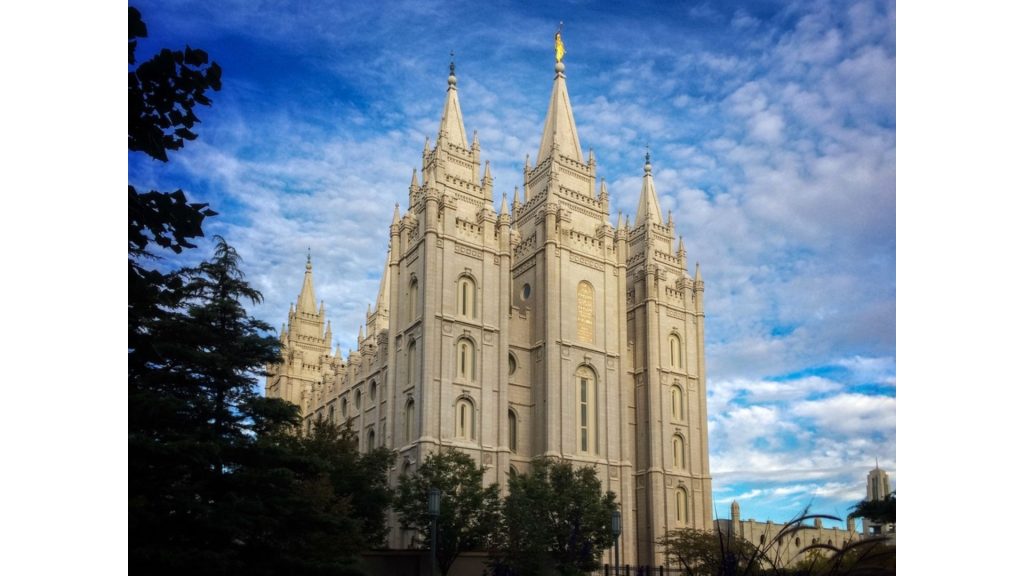 青空とソルトレーク神殿